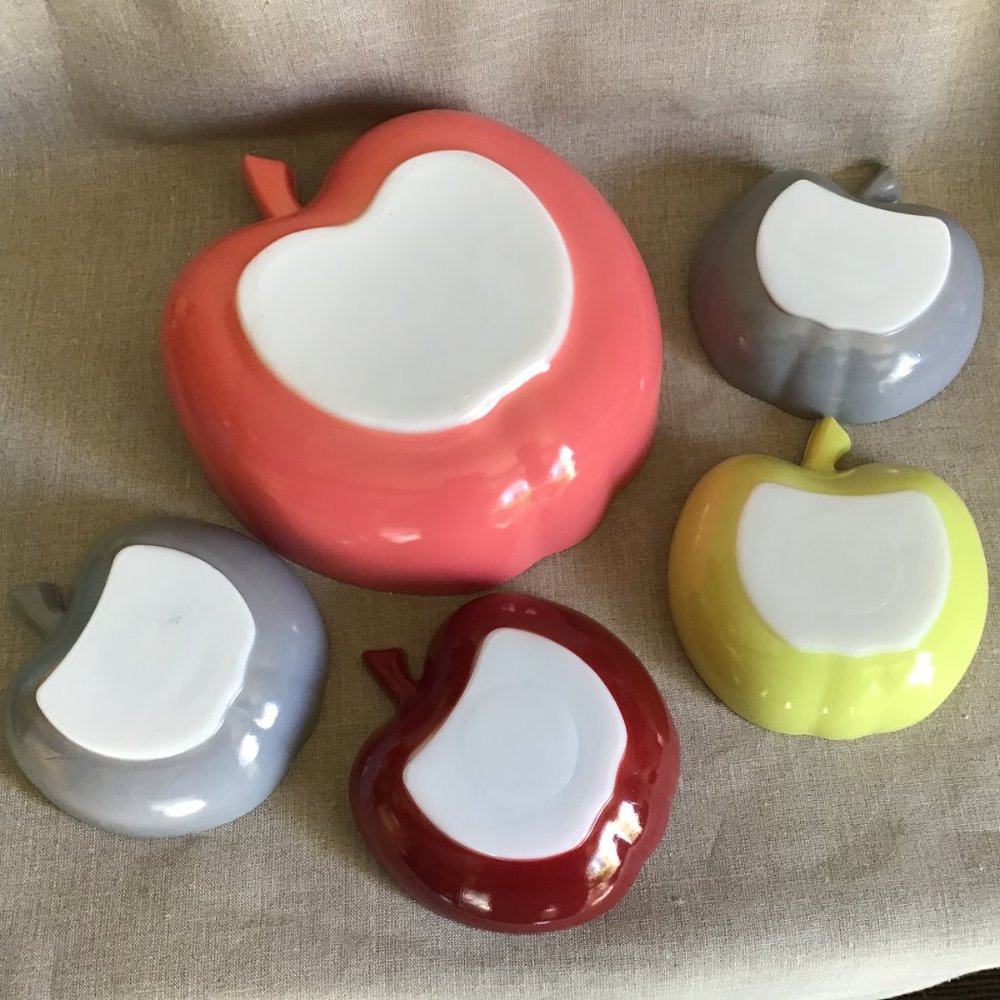 Vintage Hazel Atlas Apple Bowl Set /Milk Glass Apple Set of 5 - Picture 4 of 6